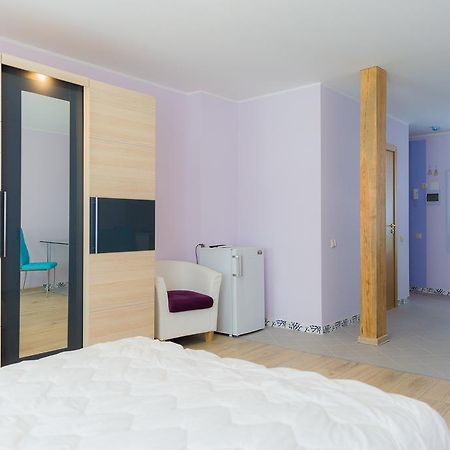 Ecolive Aparthotel Riga Exterior photo